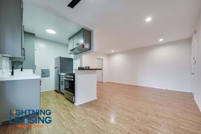 Building Photo - 12813 Matteson Ave