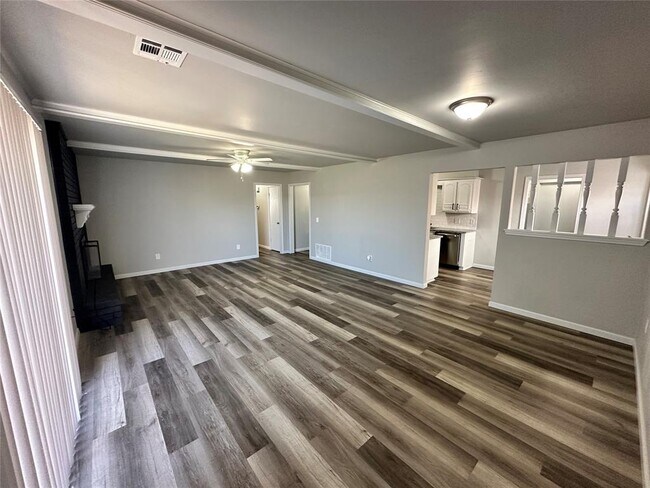 Building Photo - 941 Cooper Ln