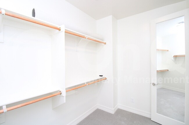 Building Photo - 7437 E Via De Luna Dr