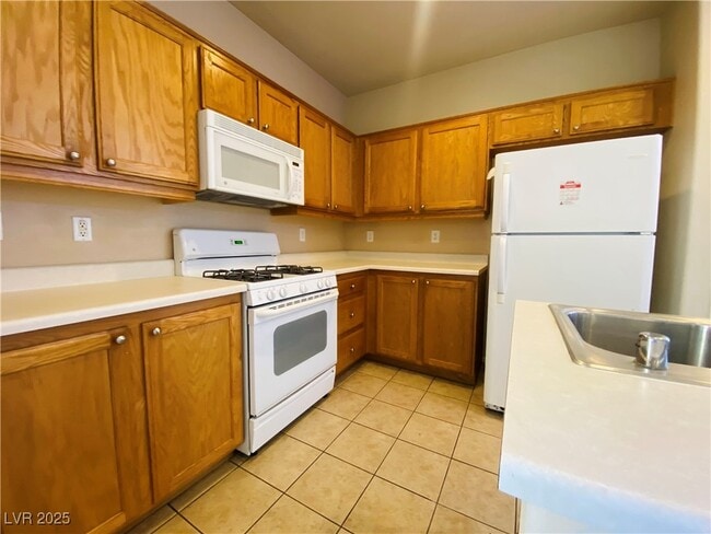 Building Photo - 3646 Surfboard Ct