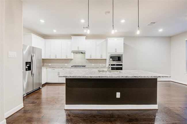 Building Photo - 14017 Northline Lake Dr