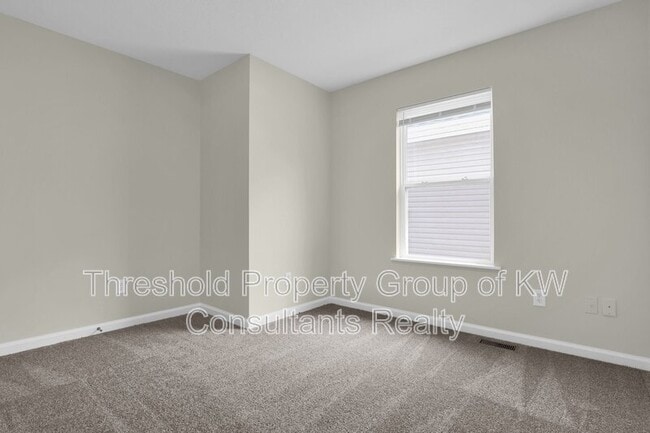 Building Photo - 1352 N 6th St