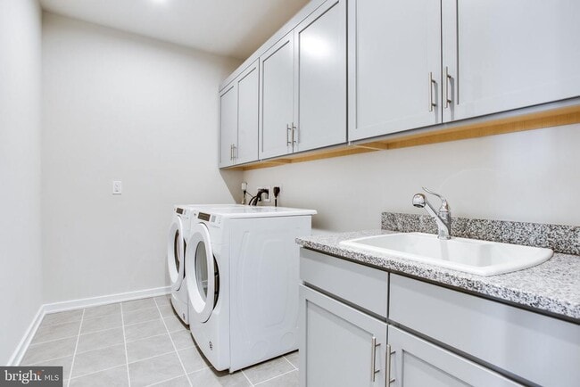 Building Photo - 7510 Sawyer Farm Wy