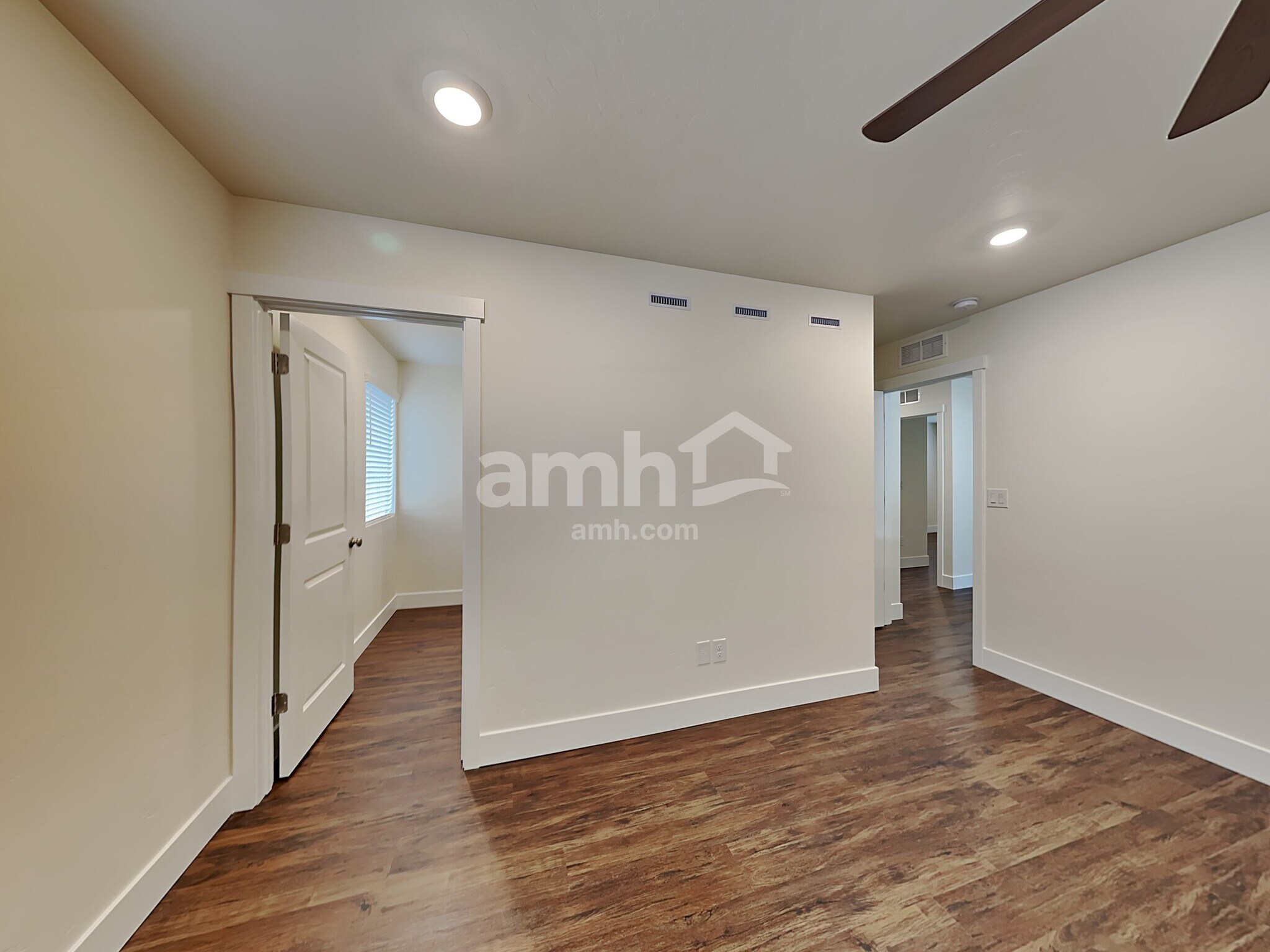 Building Photo - 9366 Wabash St