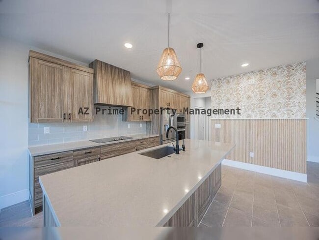 Building Photo - 142 E Hearne Way