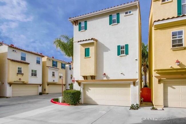 Building Photo - Beautiful 3 BD, 3.5 BA Detached Townhouse ...