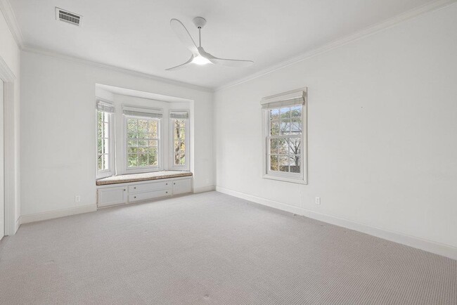 Building Photo - 4 Rock Way Cove