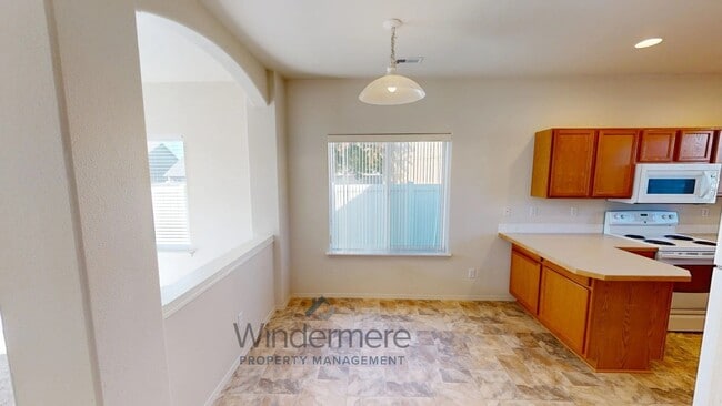 Building Photo - 1158 SE Surita Ct