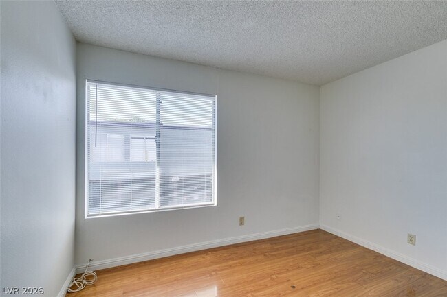 Building Photo - 1404 Santa Anita Dr