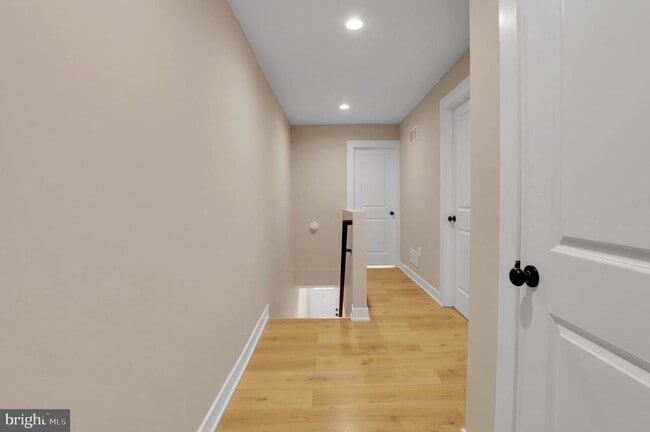 Building Photo - 274 S Alden St