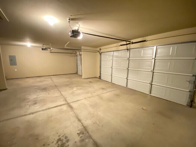 Building Photo - 2011 Allora Ct