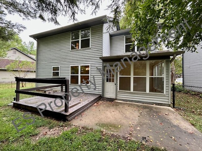 Building Photo - Wonderful 3 Bedroom 2.5 Bathroom Two Story...