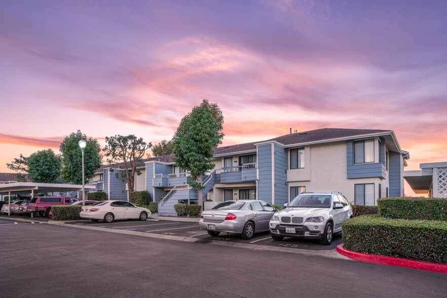 Building Photo - Pacific Pointe Apartments