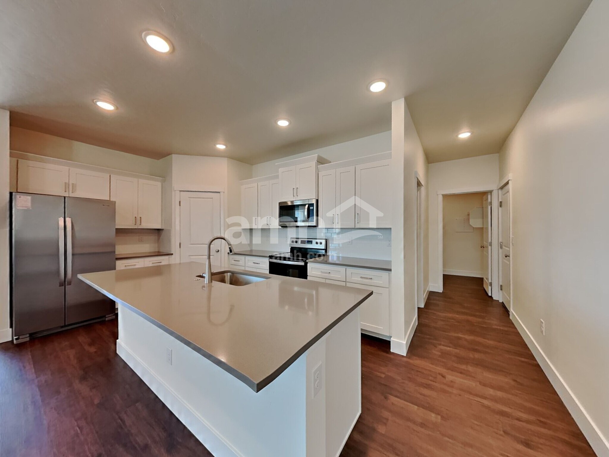 Building Photo - 1437 N Alderleaf Ave