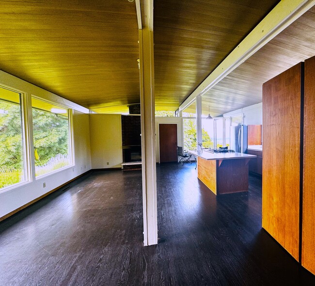 Building Photo - 14407 SE 55th St