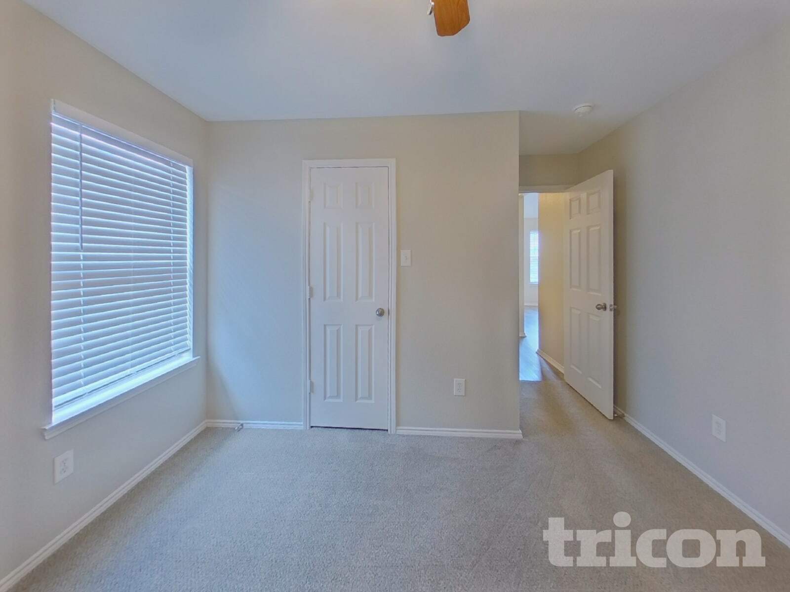 Building Photo - 1228 Artesia Dr