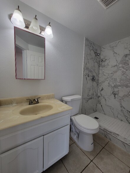 Building Photo - 571 Tilling Way