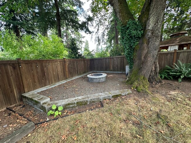 Building Photo - 11544 22nd Ave NE