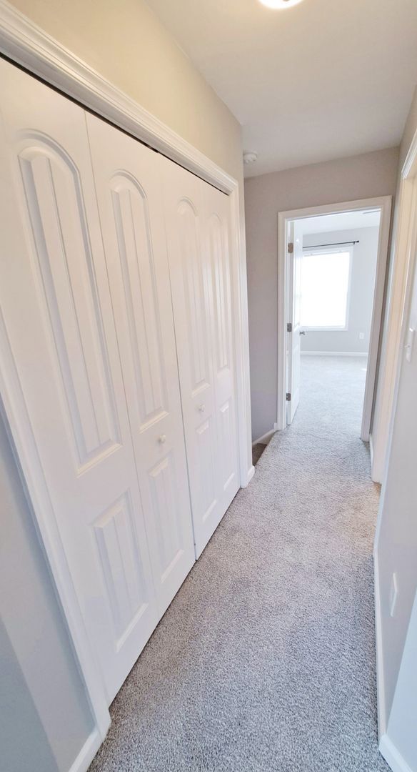 Building Photo - 3 Bed / 2-1/2 Bath Single Family Townhome w/1-Car Garage