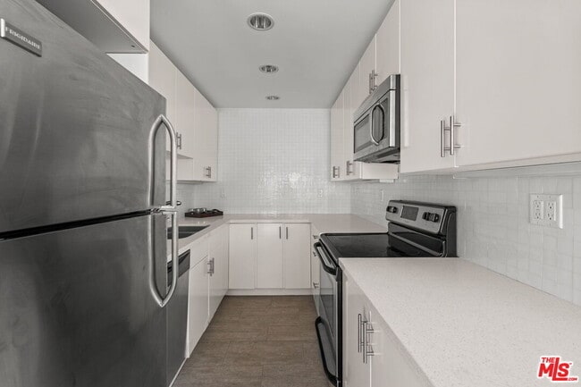 Building Photo - 843 4th St