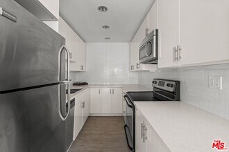 Building Photo - 843 4th St
