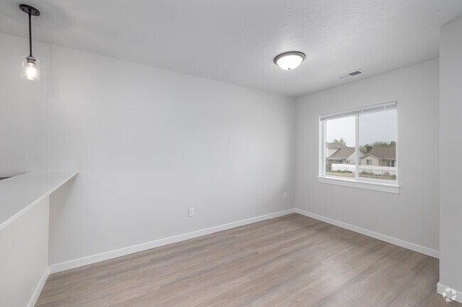 Interior Photo - Breckenridge Apartments - Historical Access