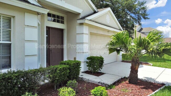 Building Photo - 7603 Crescent Palm Dr