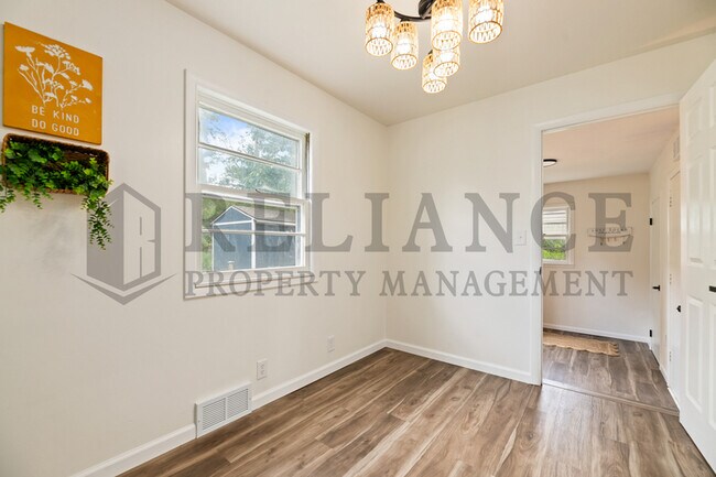 Building Photo - 3301 S Osage Ave