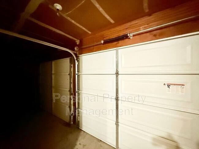 Building Photo - 4603 NE 122nd Ave