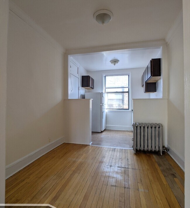Building Photo - 2330 N Spaulding Ave