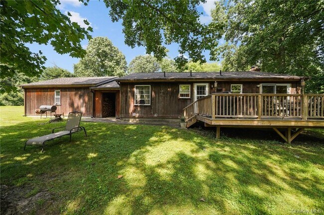 Building Photo - 20-A Apple Bee Farm Ln