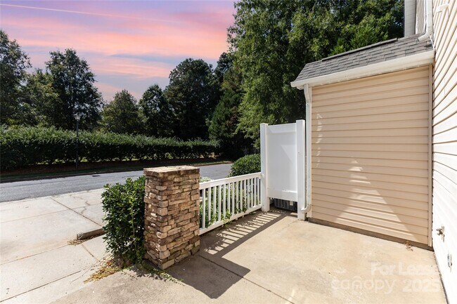 Building Photo - 11331 Dundarrach Ln