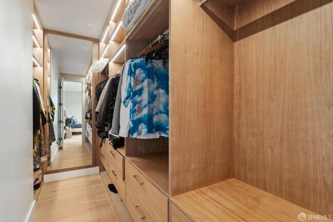 Building Photo - 754 Lake St