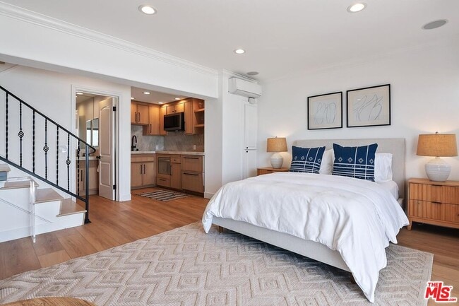 Building Photo - 11874 S Beach Club Way