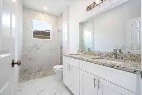 Building Photo - 646 Desmoines Ct