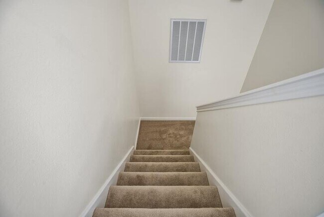 Building Photo - 2117 Saint Lucia Calle