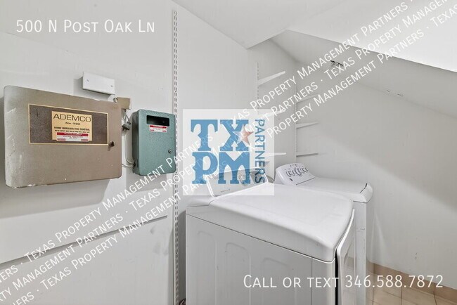 Building Photo - 500 N Post Oak Ln