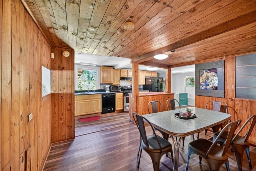 Building Photo - 1455 E Broad St