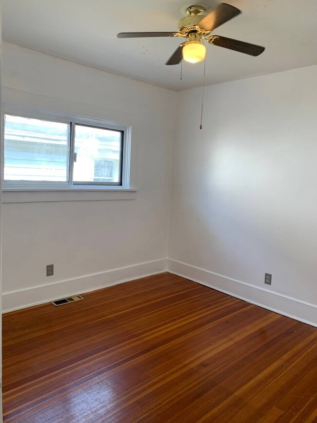 Building Photo - 144 Vley Rd