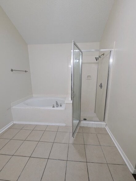 Building Photo - 827 Coral Tree Pl