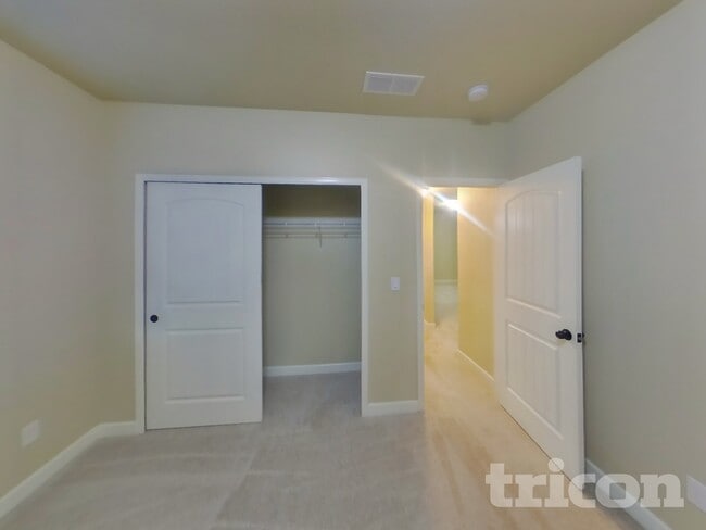 Building Photo - 7847 Dutch Loop