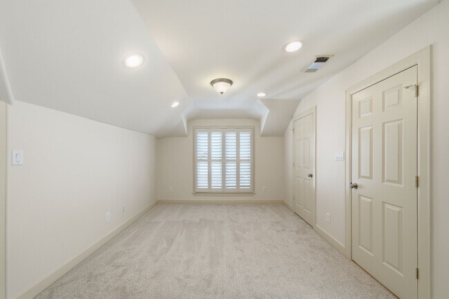 Building Photo - 6343 Mystic Bridge Dr