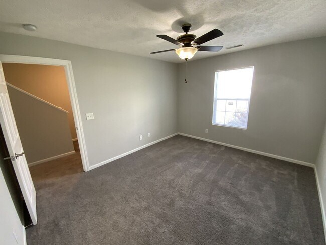 Building Photo - Great rental home near MTSU!