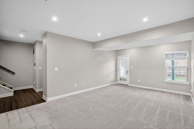 Building Photo - 14935 Ring House Rd