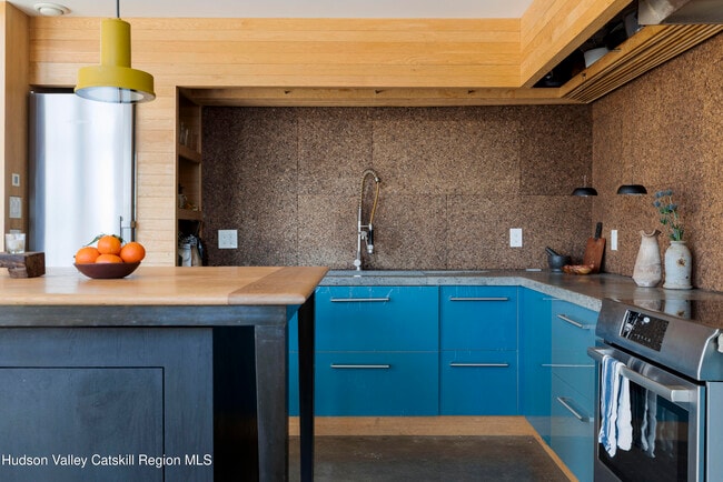 Building Photo - 94 Cherry Hill Rd