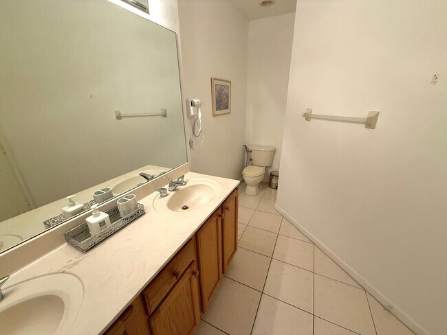 Building Photo - 8000 Carnoustie Pl