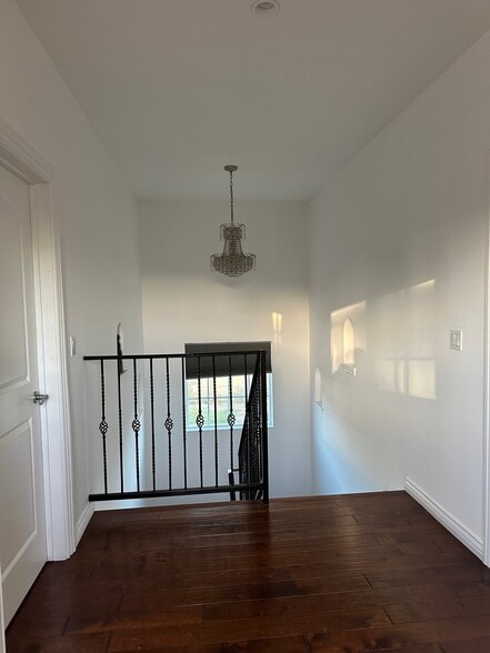 Upstairs Landing - 1317 W 49th St