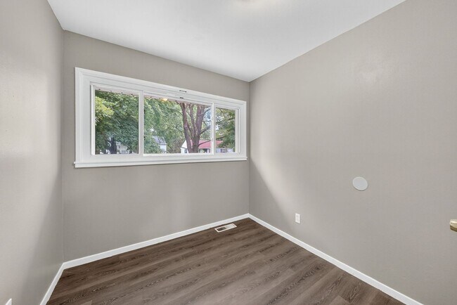 Building Photo - 416 Crawford Rd