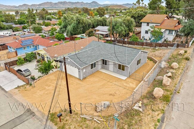 Building Photo - New Build Home with Solar in Lake Elsinore!