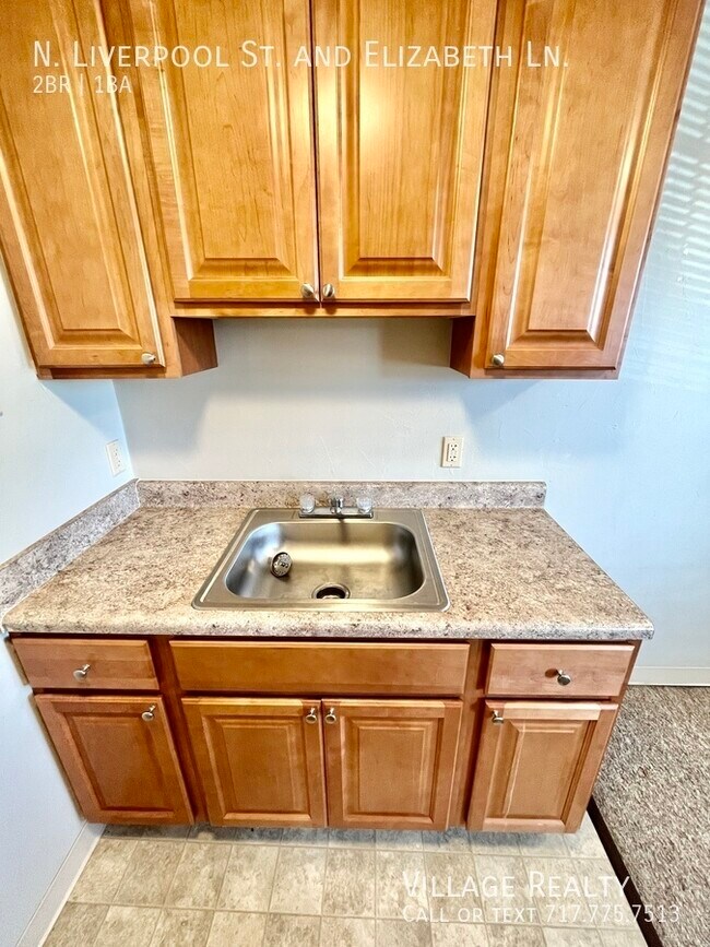 Building Photo - 55 N Liverpool St